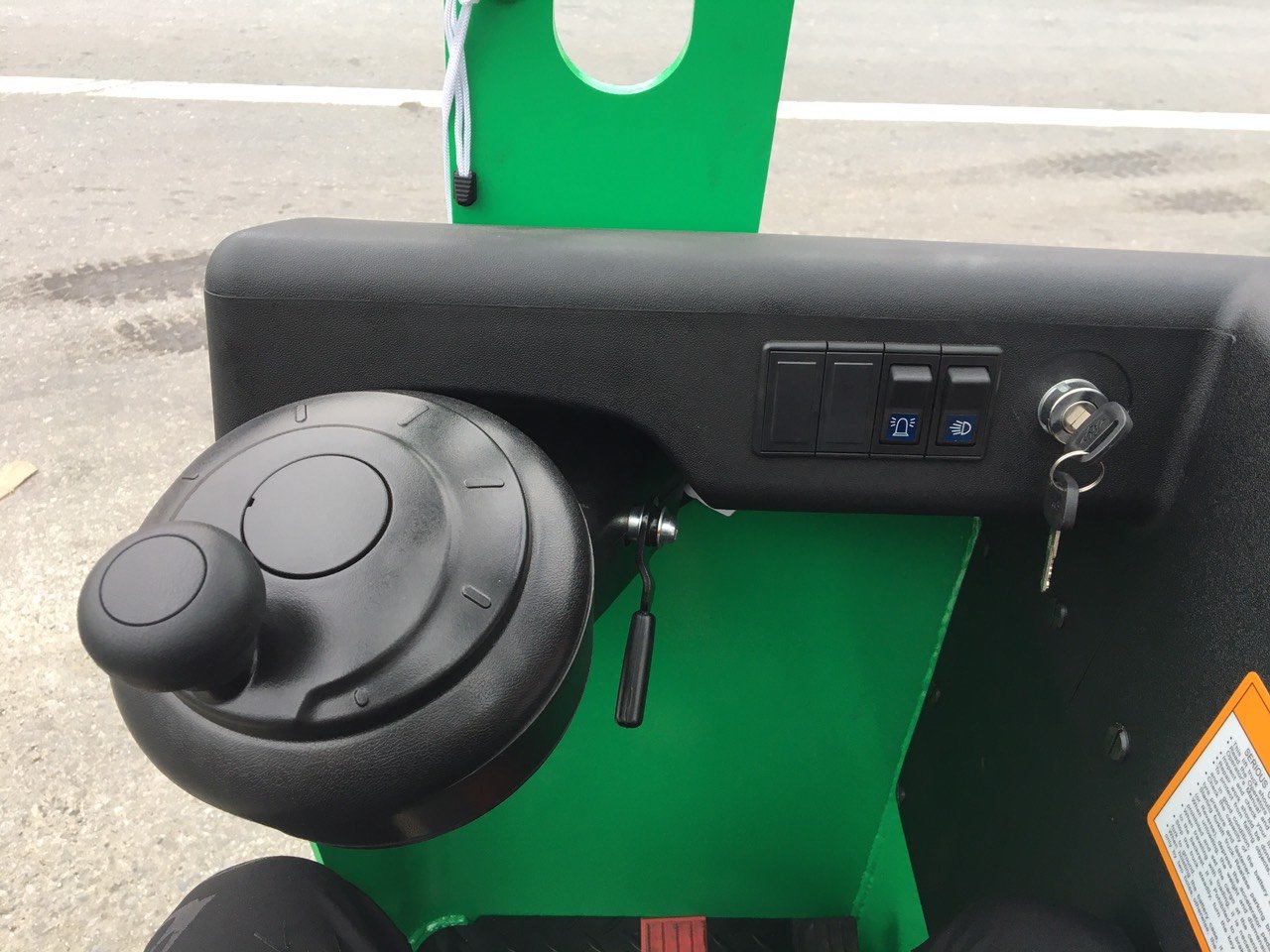 lai-xe-nang-reach-truck-ngoi-lai Lái xe nâng reach truck ngồi lái