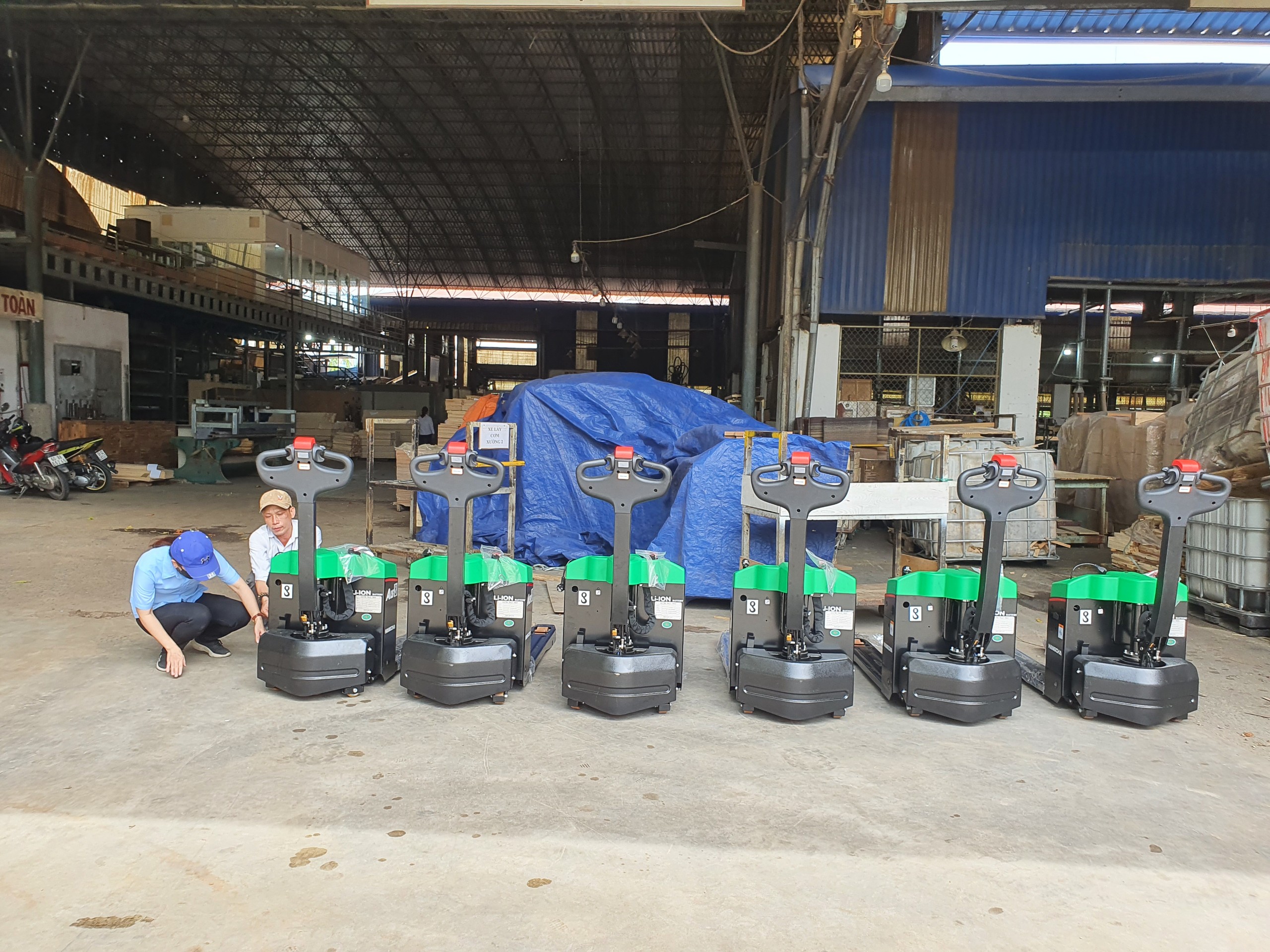 Ưu Điểm Của Xe Nâng Tay Thấp 2 Tấn Lithium