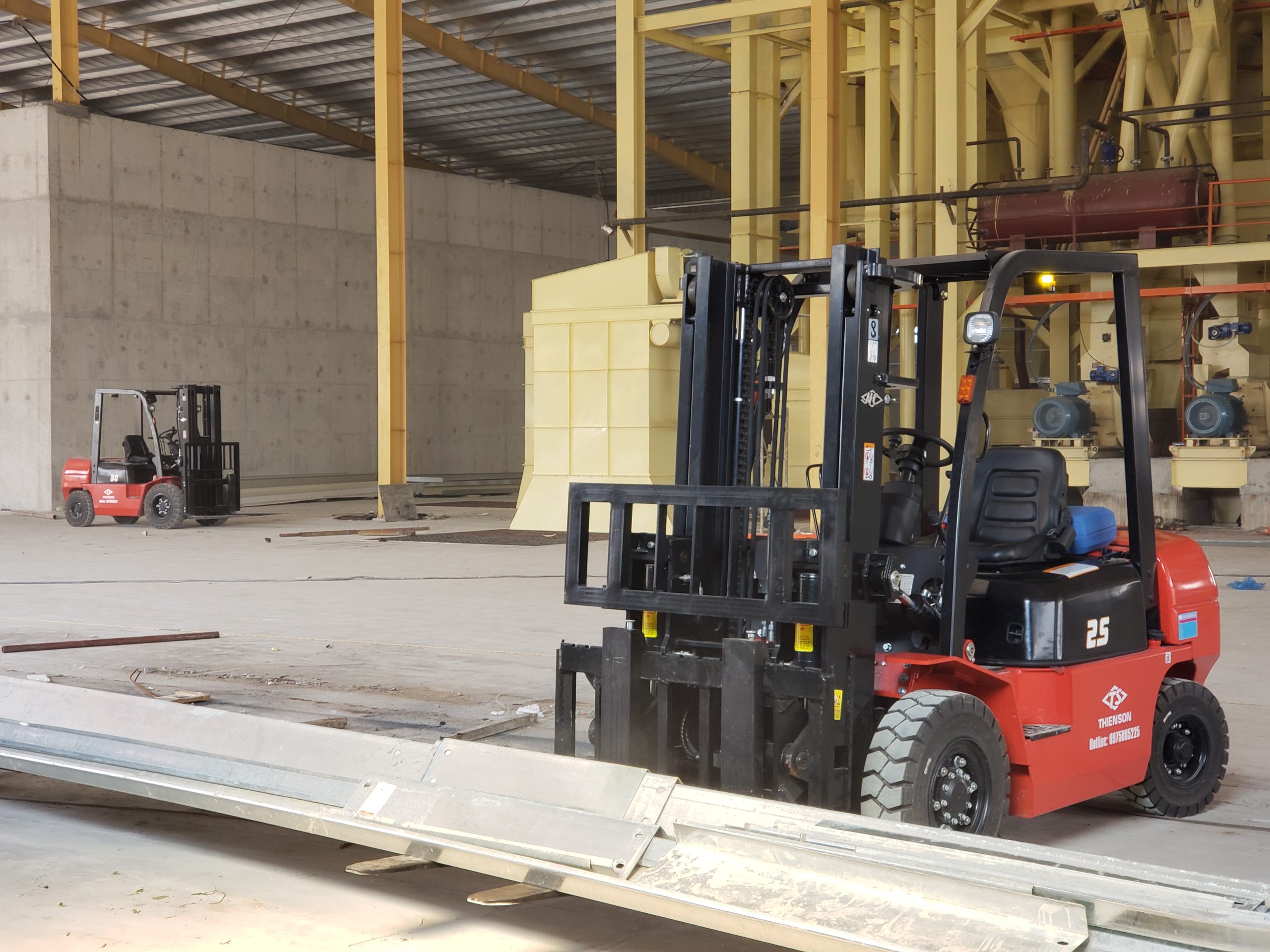 Mua xe nâng 2.5 tấn Trung Quốc