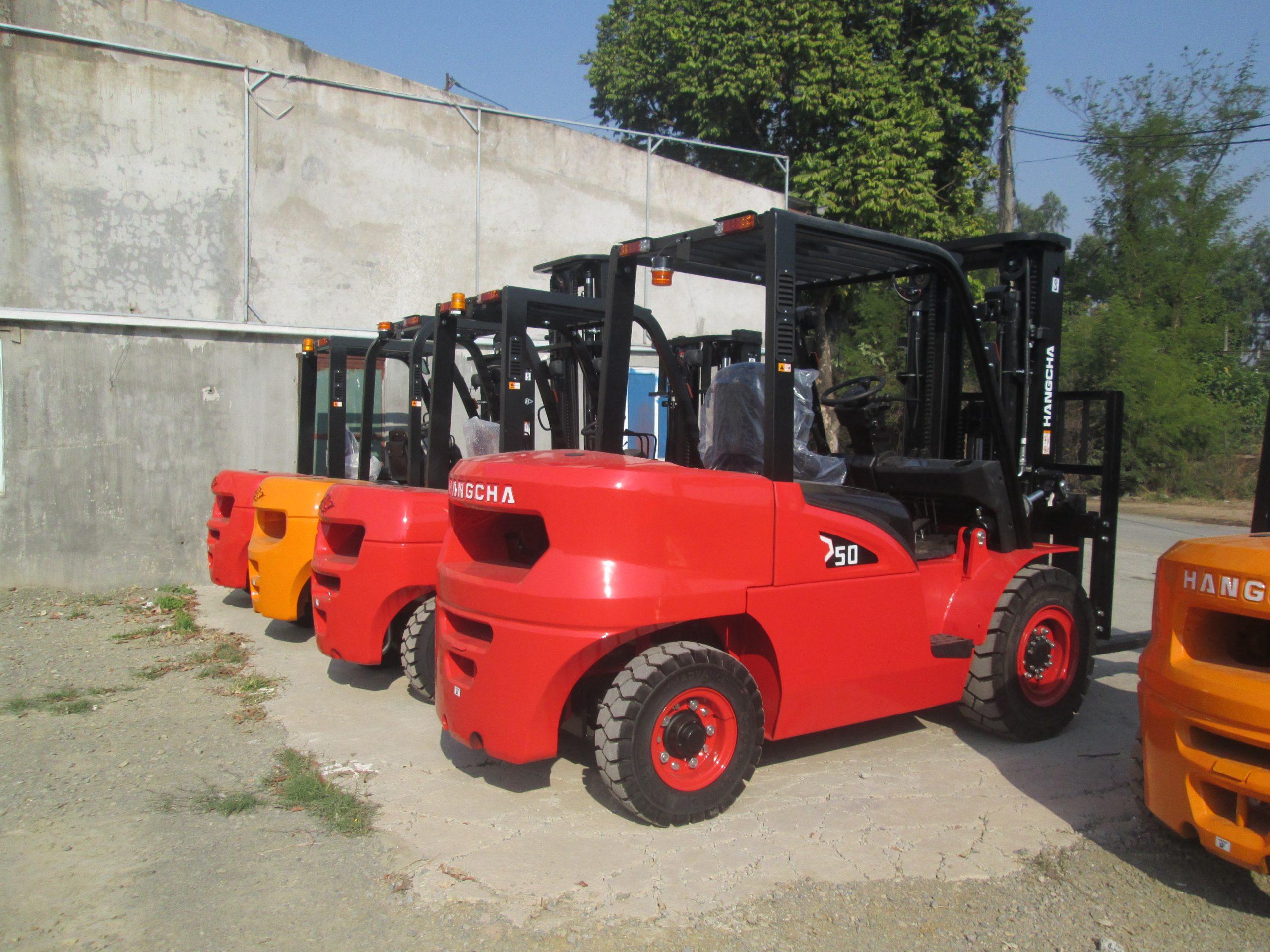 Xe nâng dầu 5 tấn mini