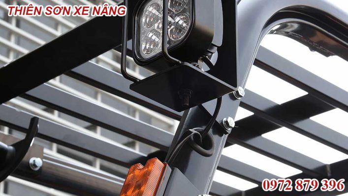 Nên chọn xe nâng dầu dòng A hay dòng X