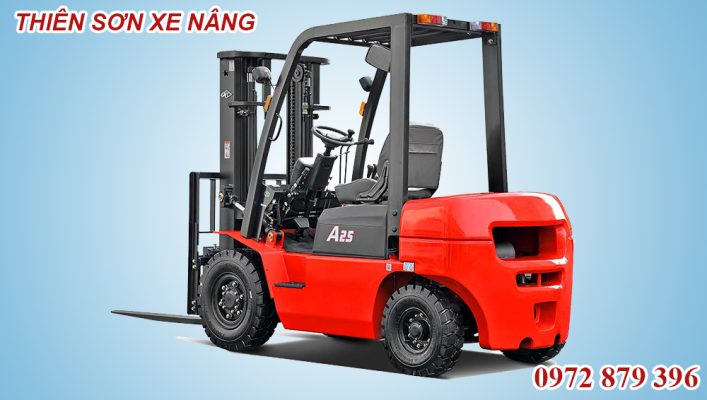 Nên Mua Xe Nâng Dầu 2.5 Tấn Dòng A Hay Dòng X
