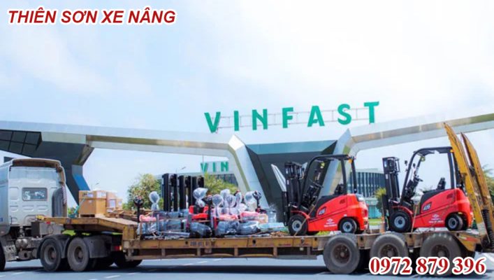 Thiên Sơn bàn giao 27 xe nâng tại Vinfast