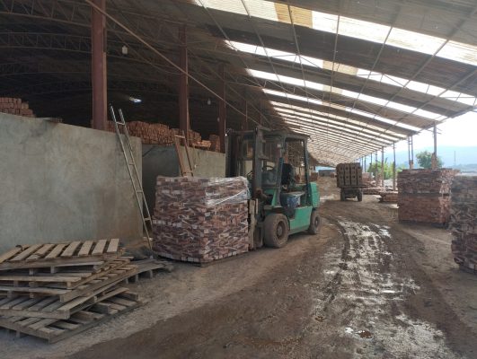 Xe nâng dầu 3 tấn cũ