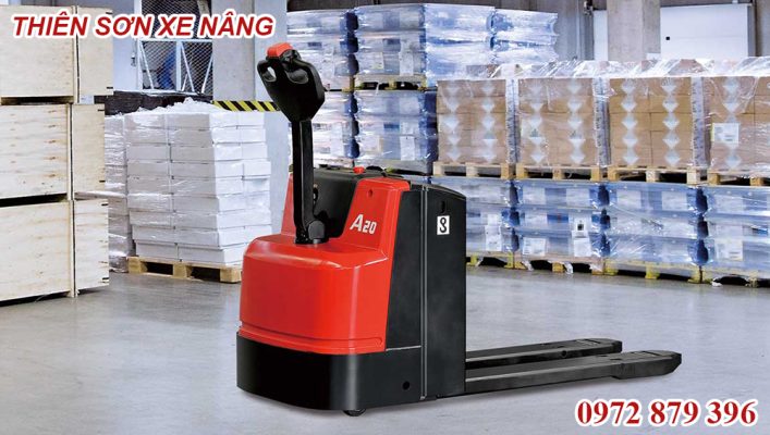 Sử dụng xe nâng điện 2 tấn Hangcha trong kinh doanh và sản xuất