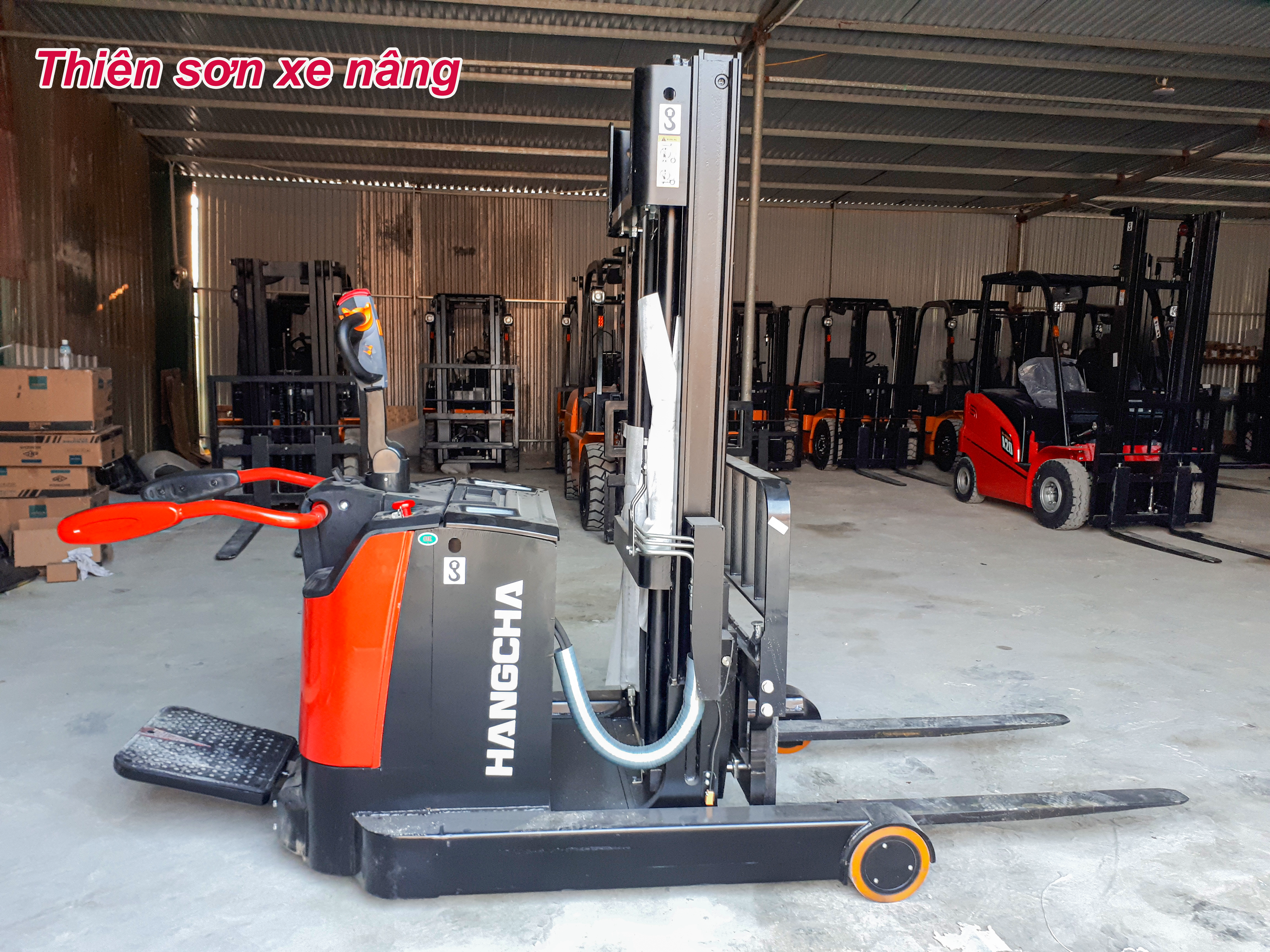 Hiệu suất hoạt động xe nâng điện pallet stacker