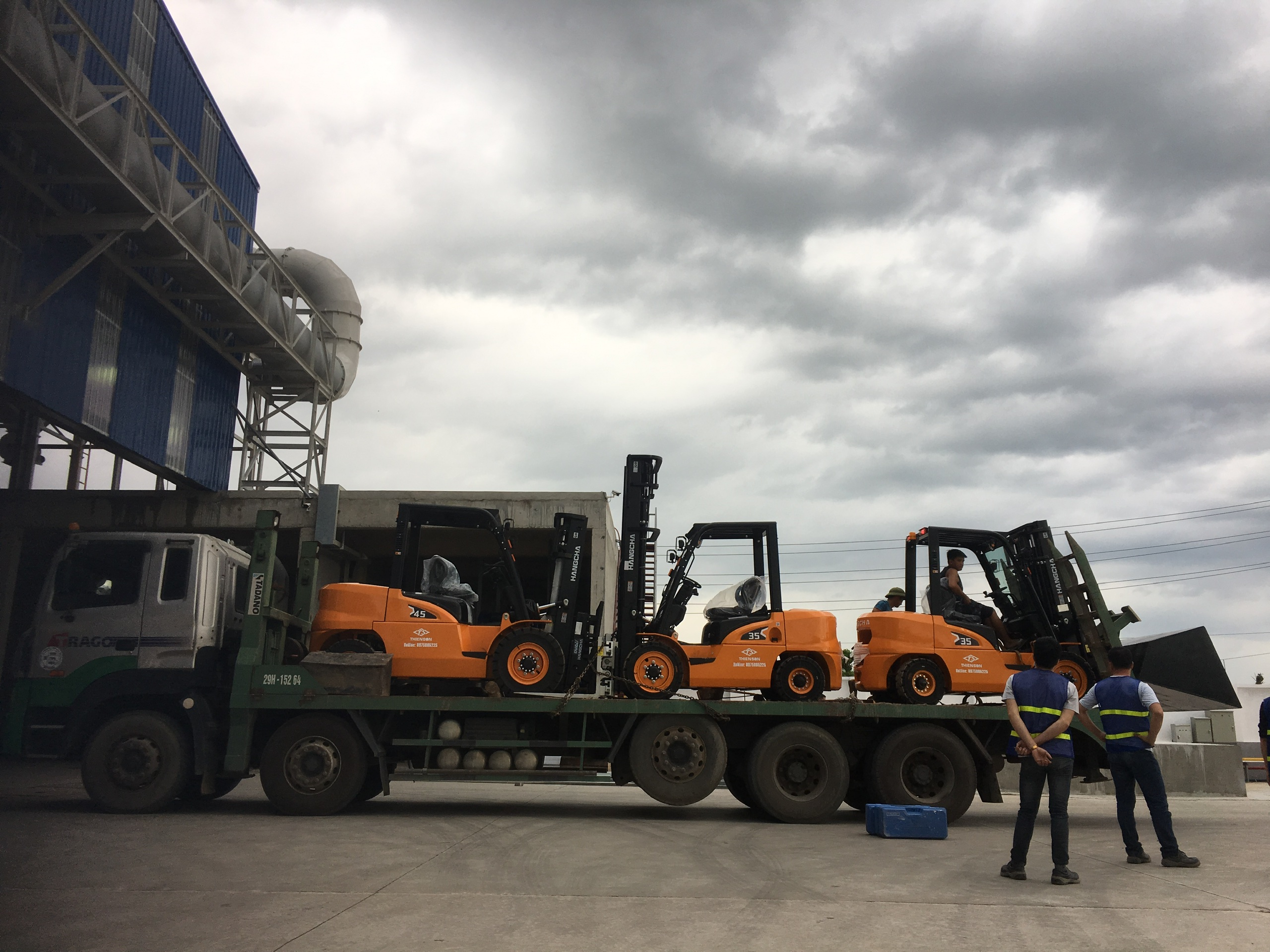 Giá Bộ Công Tác Chui Container