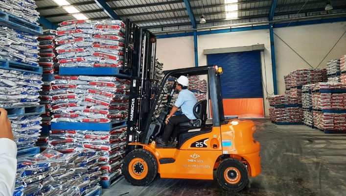 So Sánh Xe Nâng Dầu 2 Tấn Dòng A Và Dòng X