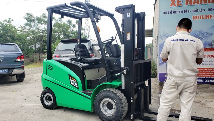 Xe nâng điện 2 tấn Hangcha