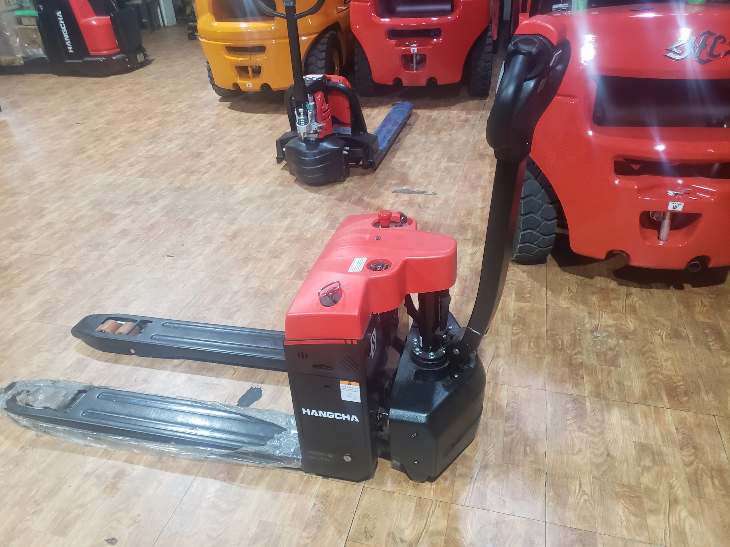 Xe nâng điện mini lithium