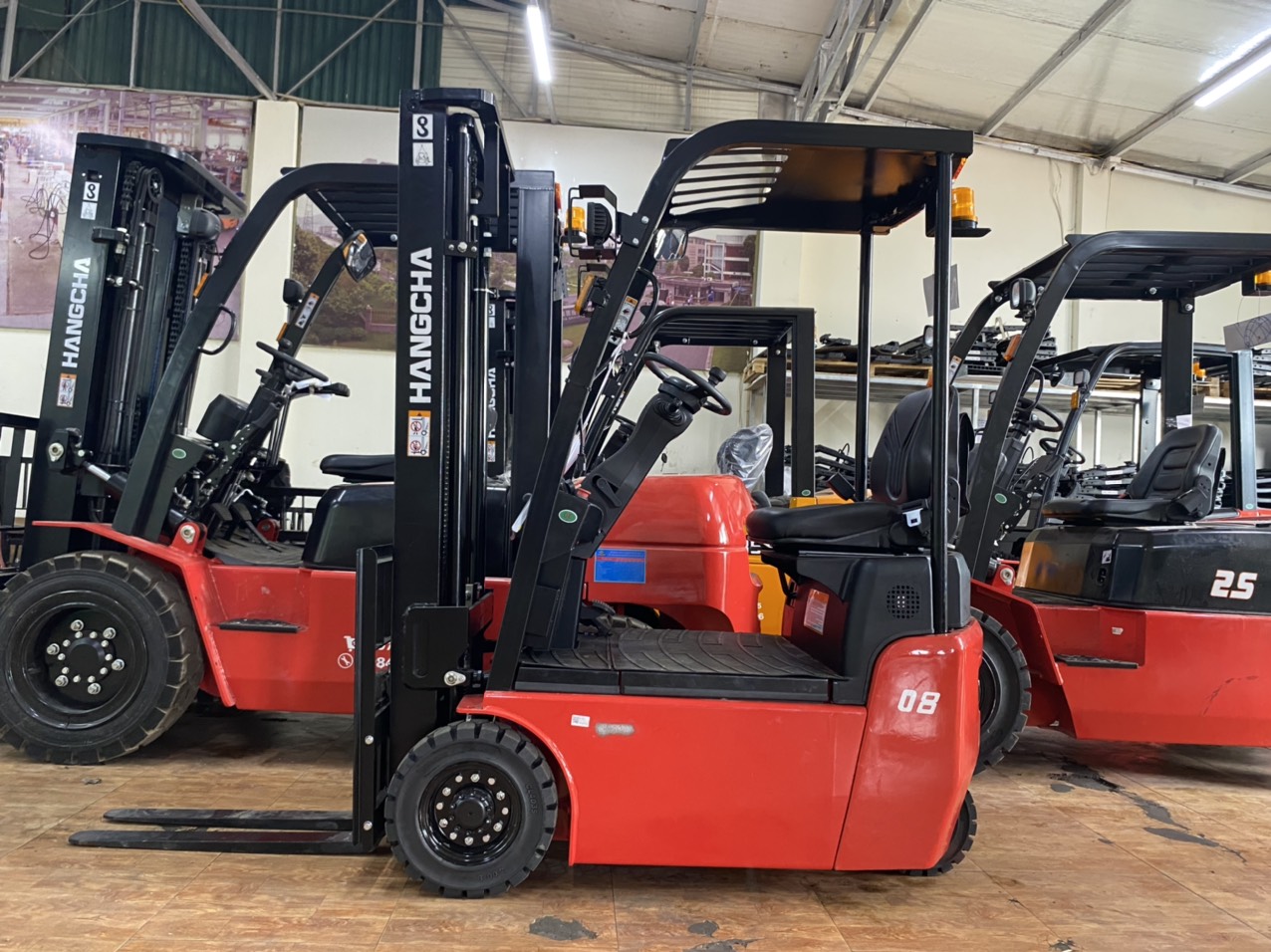 Xe nâng điện 3 bánh mini