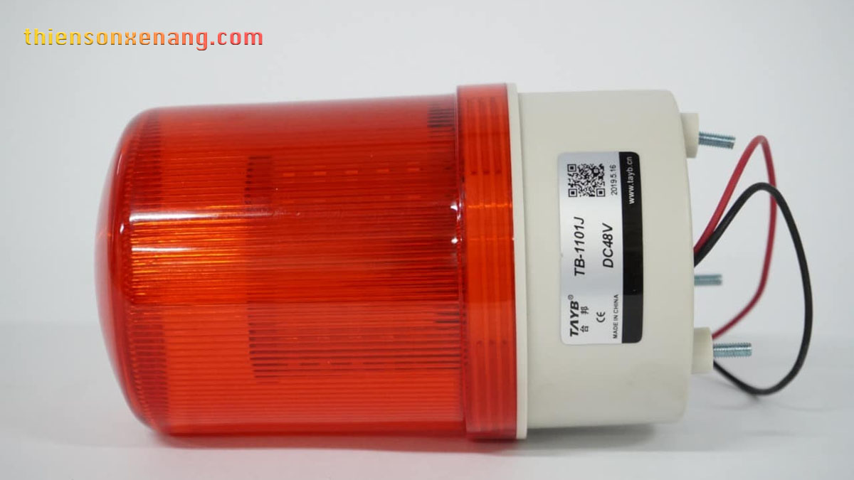 Lắp đèn cảnh báo xe nâng khá đơn giản