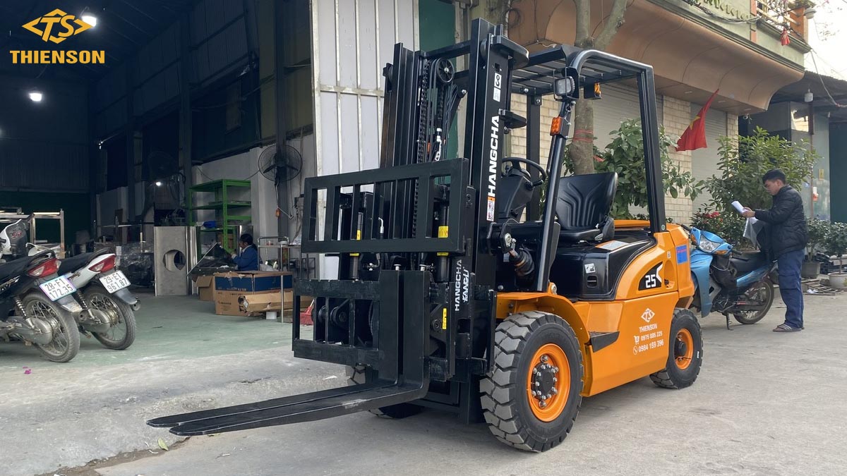 Xe nâng gật gù Hangcha