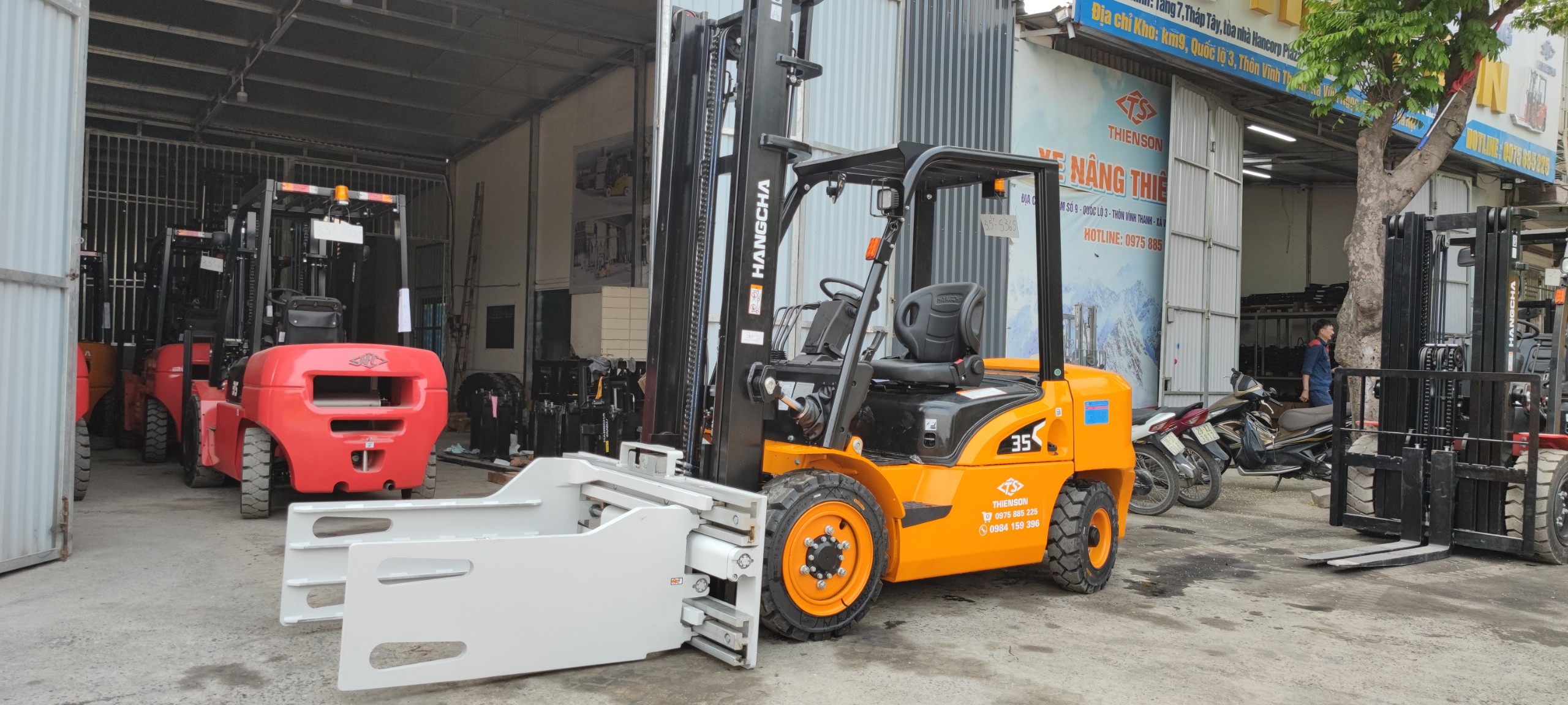 Xe nâng 3.5 tấn kẹp gạch