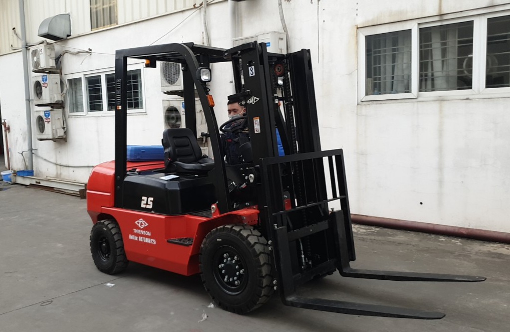 Xe nâng dầu 2.5 tấn dòng A
