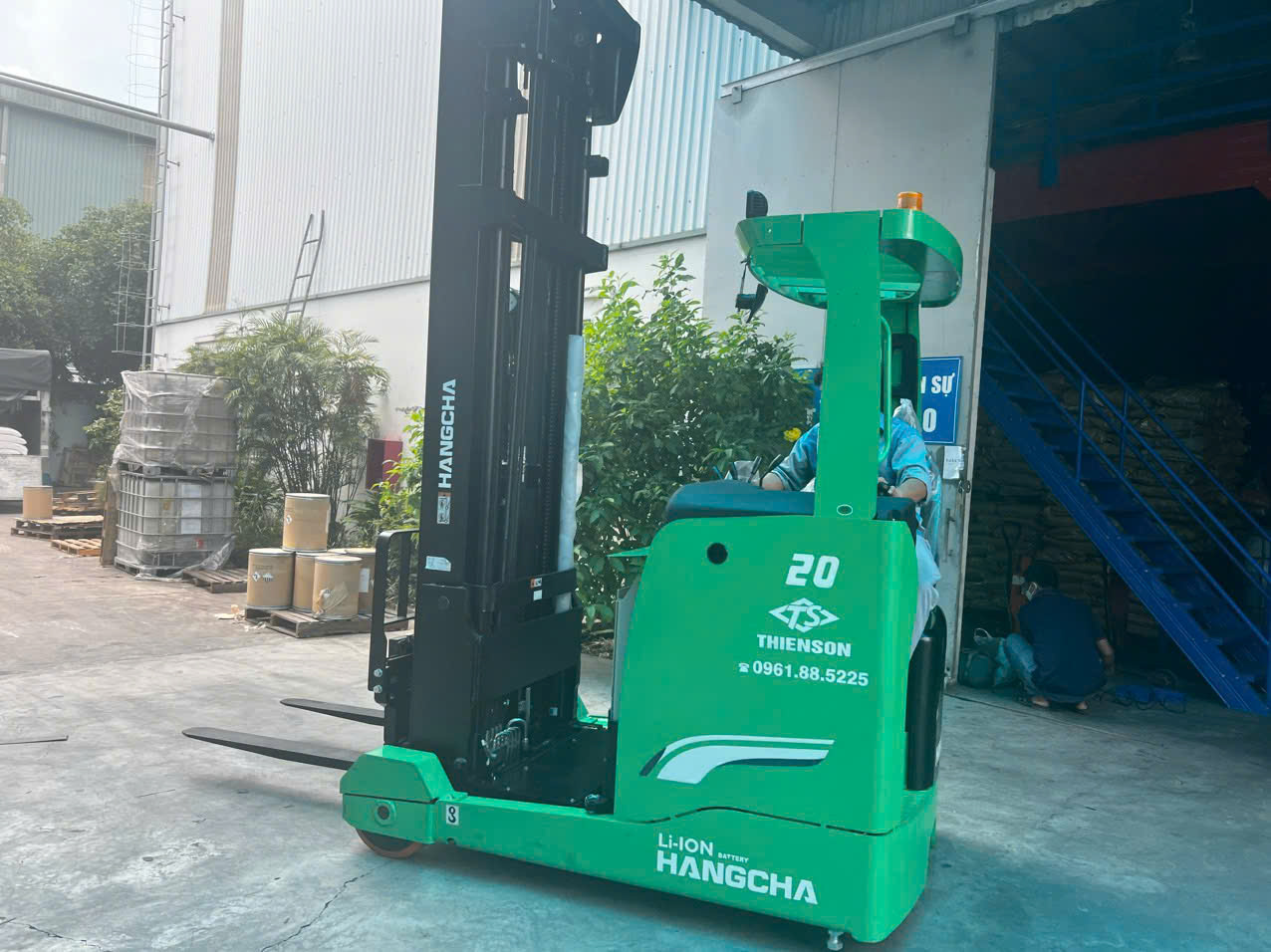 Các loại chi phí ẩn khi tìm hiểu thuê xe nâng bao nhiêu tiền