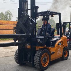 Xe nâng dầu 3 tấn động cơ nhật Hangcha mới